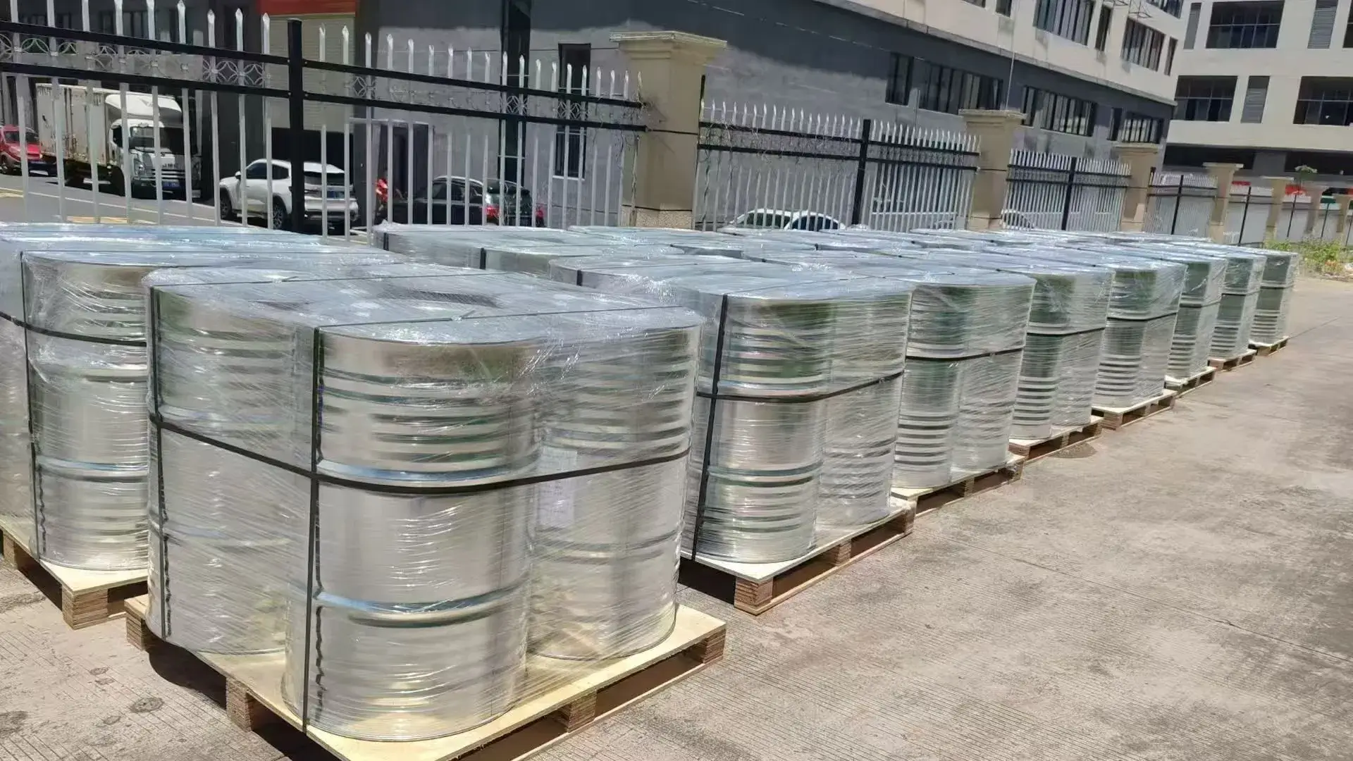 Bulk essential oils shipment (1)