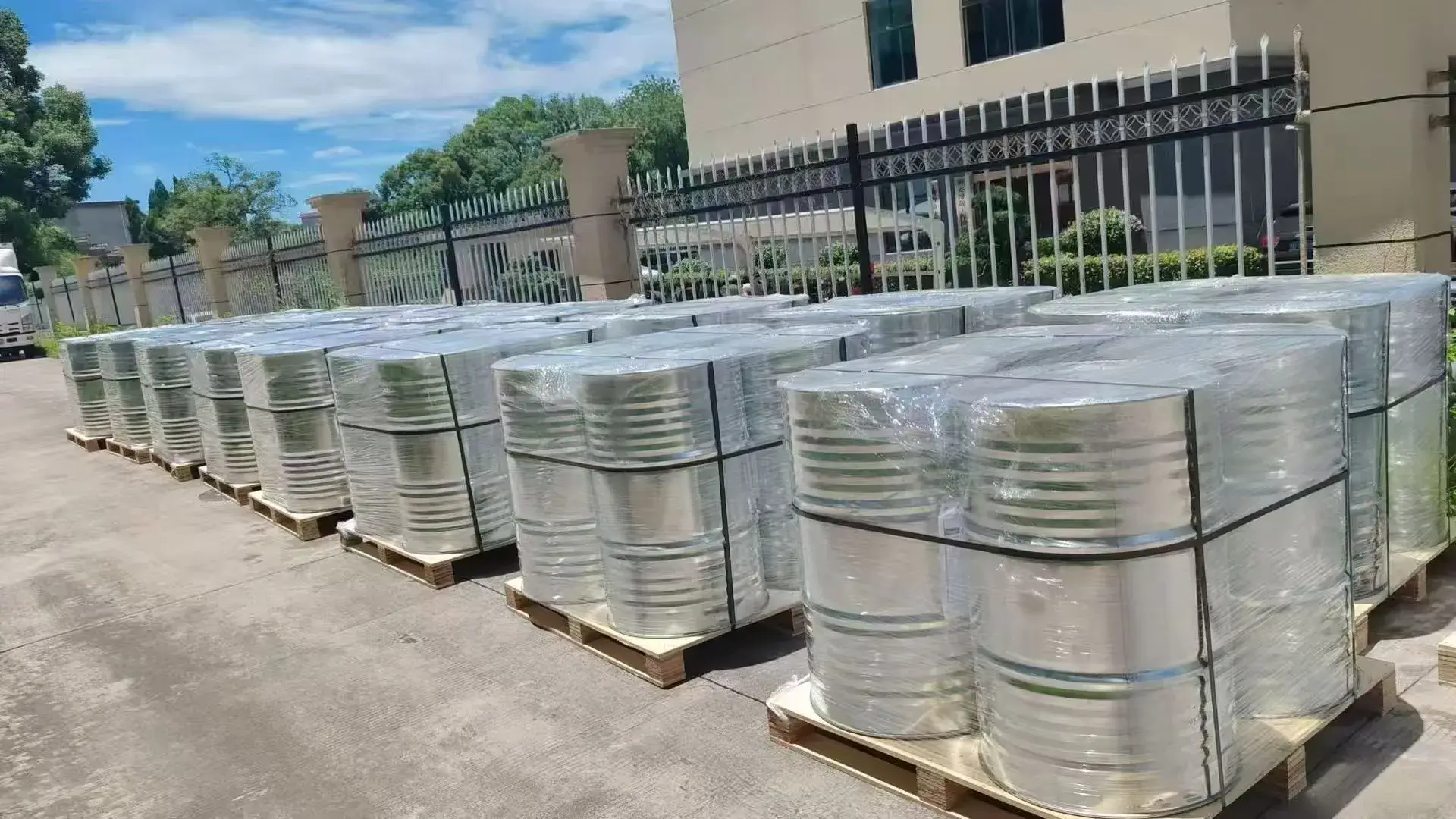 Bulk essential oils shipment (28)